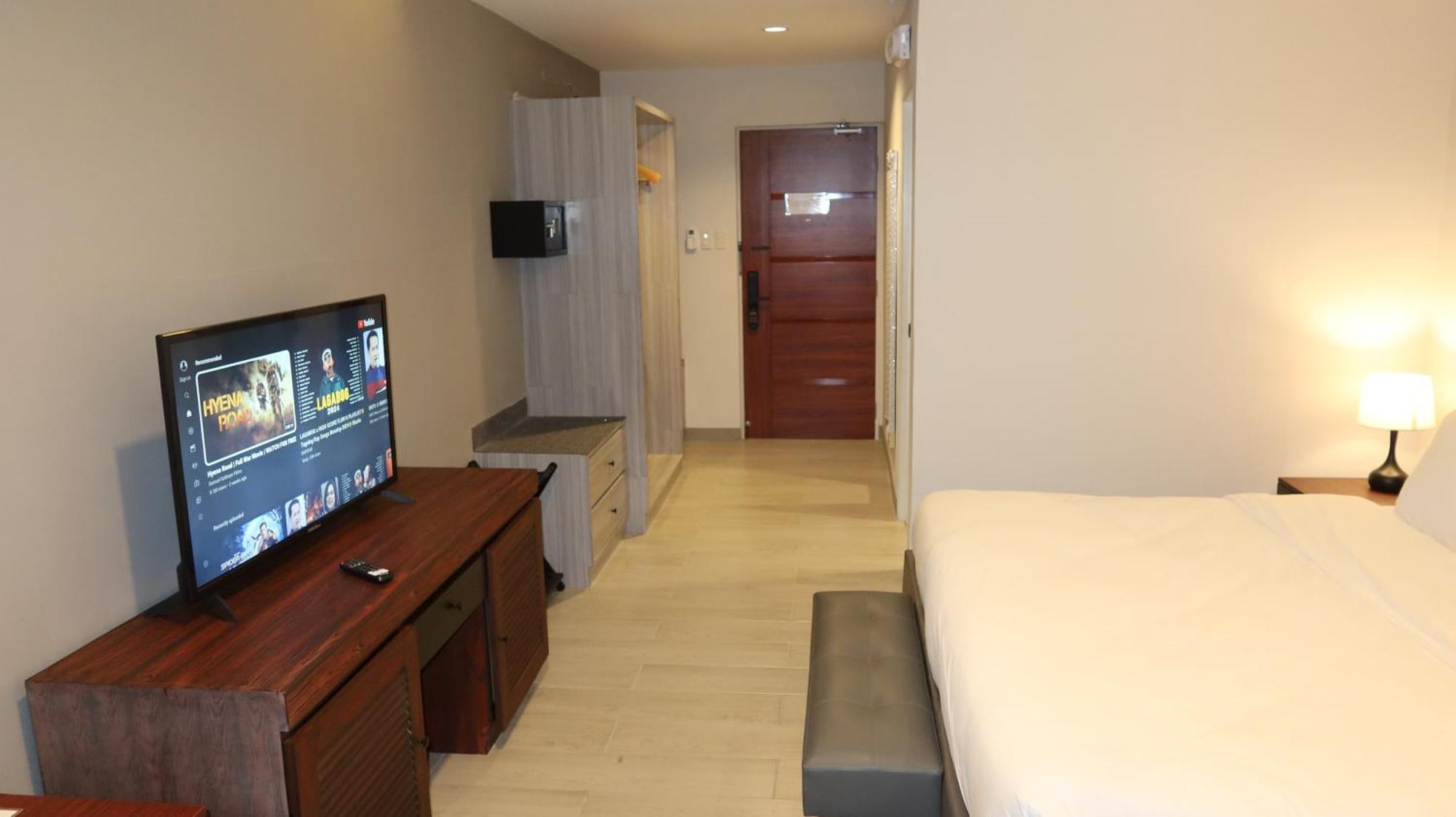 Centennial Inn Kawit Bagian luar foto